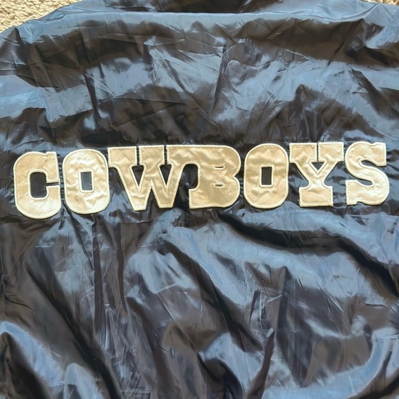 Dallas Cowboys windbreaker jacket - Picture 5 of 5